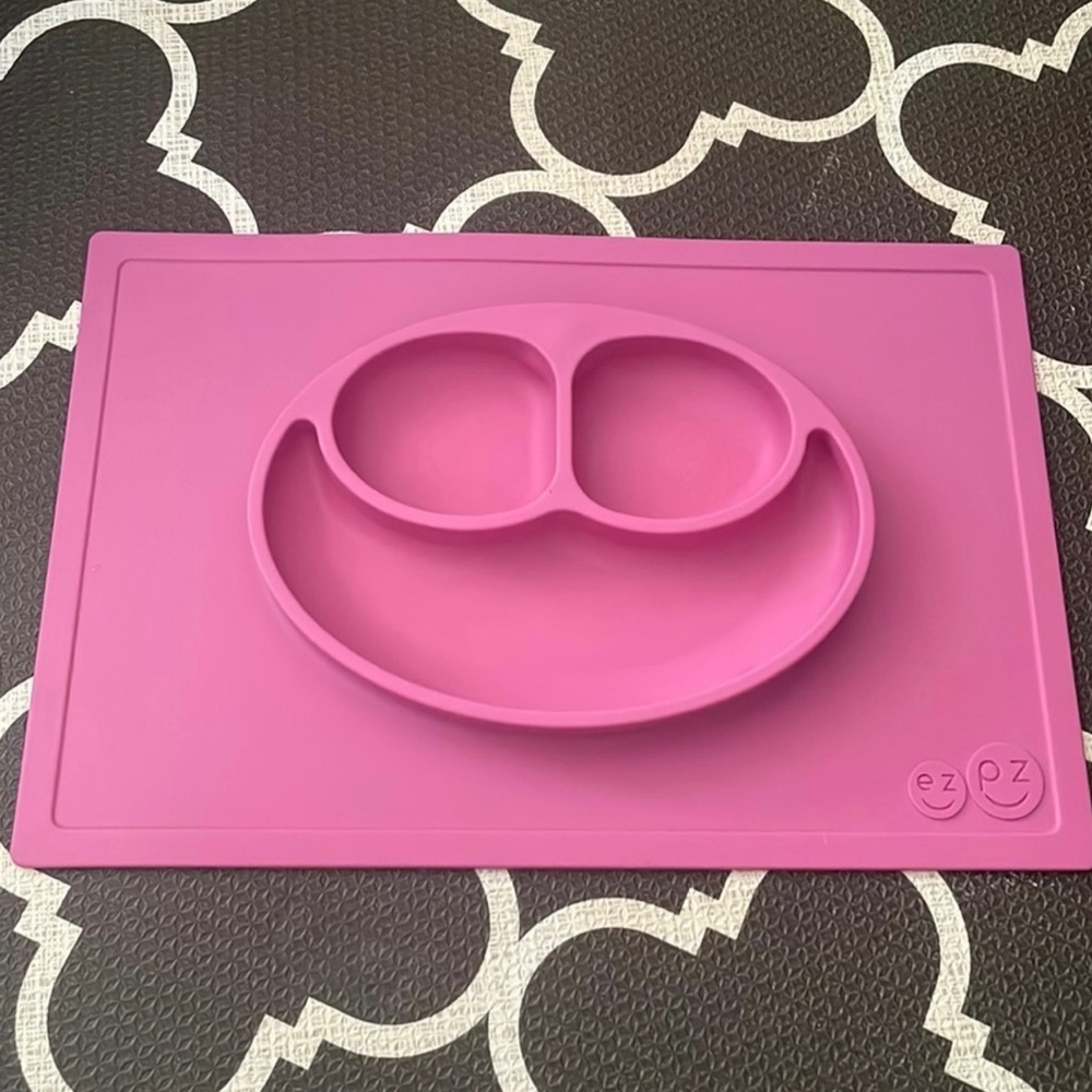 Lot of 4 ezpz Toddler/Baby happy mat feeding items
